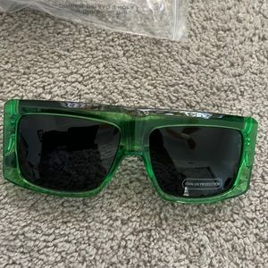 NWT PRETTYLITTLETHING Big Chunky Y2K Green Sunglasses